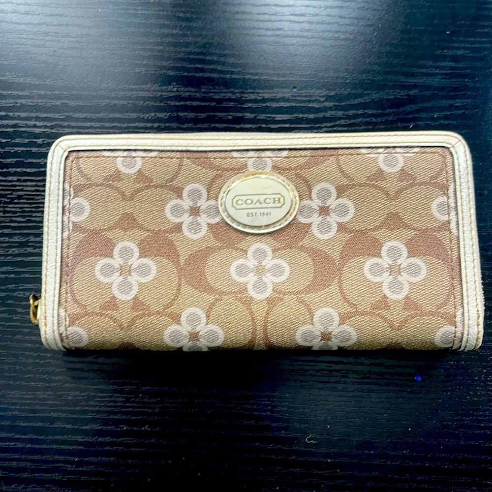 Coach Brown and Cream Wallet | Pre-loved